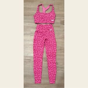 Bombshell Set! Cross listed on Mercari and Curtsy!